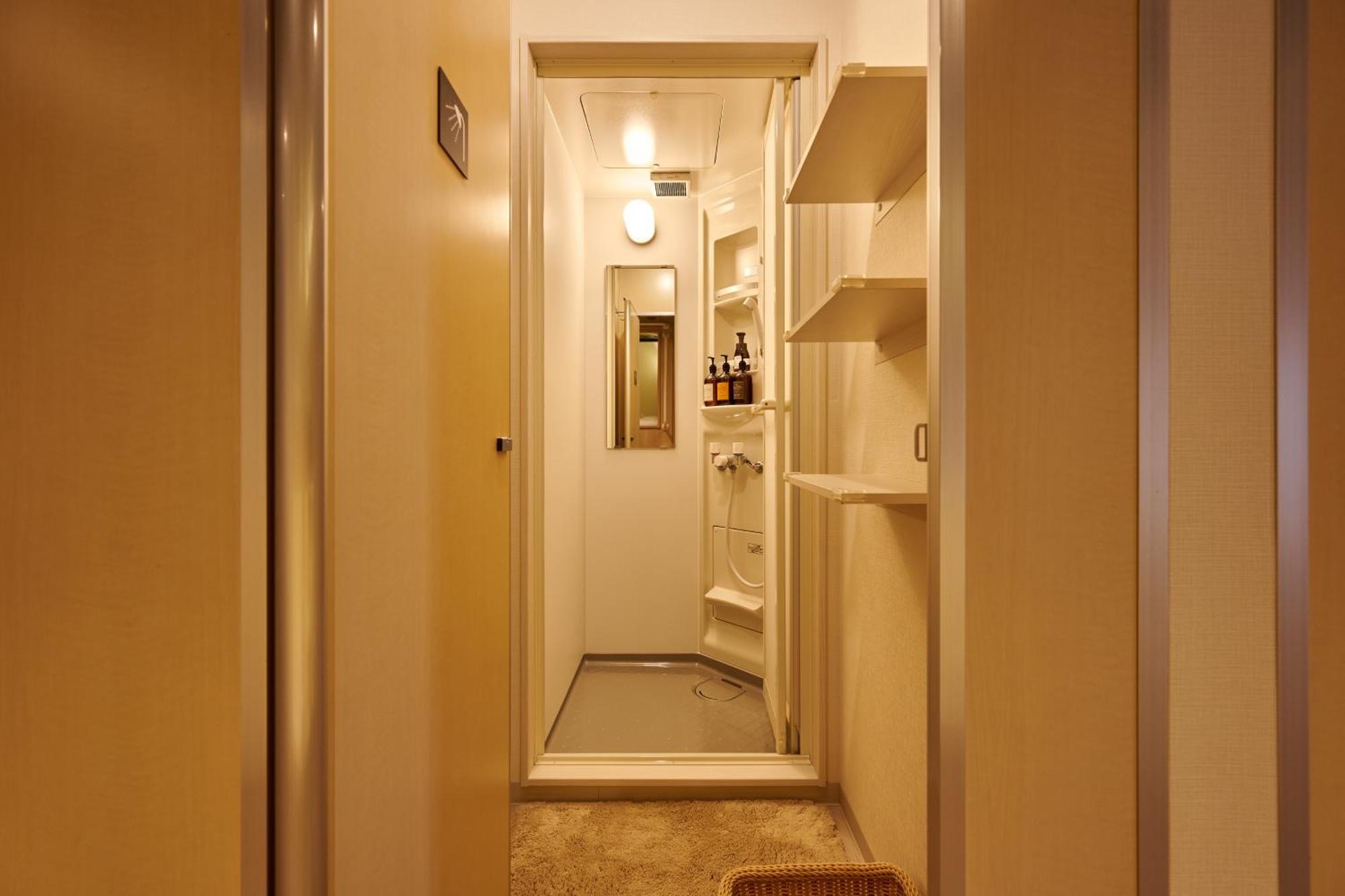 Capsule Hotel Continue Nijojokita Киото Екстериор снимка