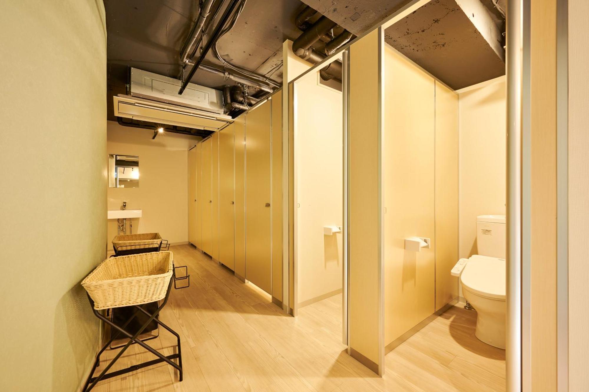 Capsule Hotel Continue Nijojokita Киото Екстериор снимка